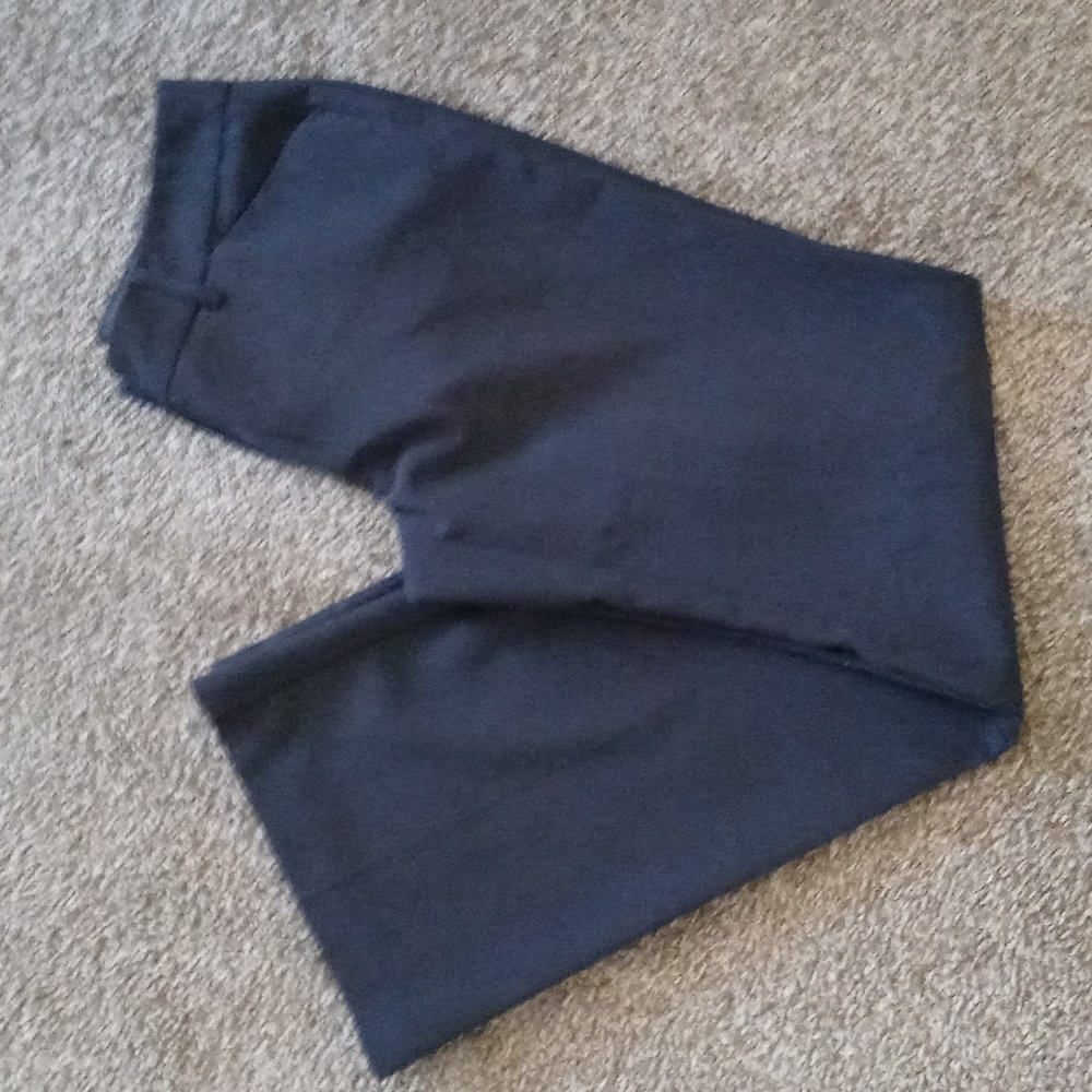 Womens berkeley dress slacks size 5 black in color